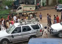 पटना में मुख्यमंत्री के कारकेड पर पथराव, काफिले में शामिल दो गाड़ियों के शीशे तोड़ डाले