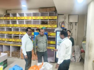 ब्लिंकिट वेयरहाउस में बड़ी कार्रवाई, 2.13 करोड़ रुपए की खाद्य सामग्रियों की बिक्री पर रोक